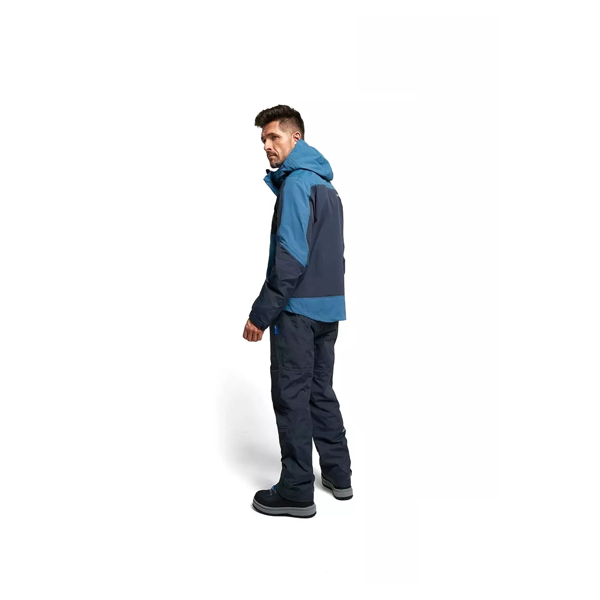 578935_10