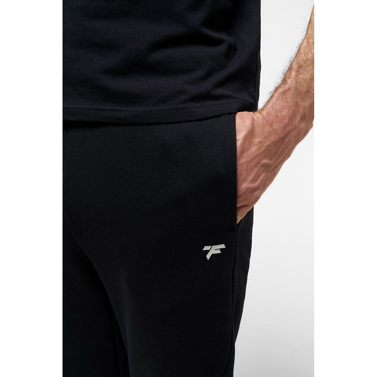 Детальная фотография — Брюки Finntrail Logo Black 1401 р.M черные