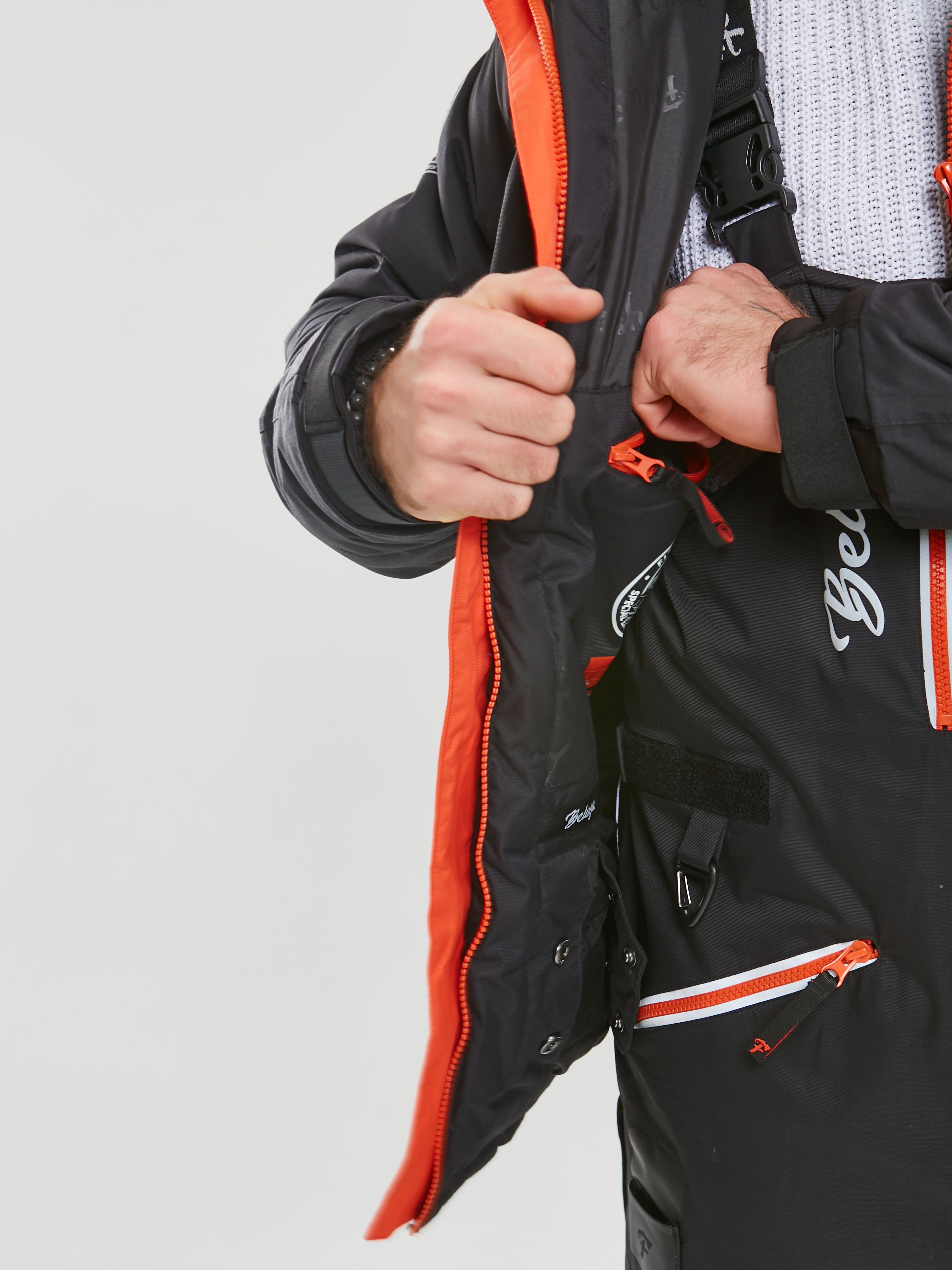 Детальная фотография — Костюм зимний Fish Strike Белуга р.56-58 черный, красный (до -45°С)