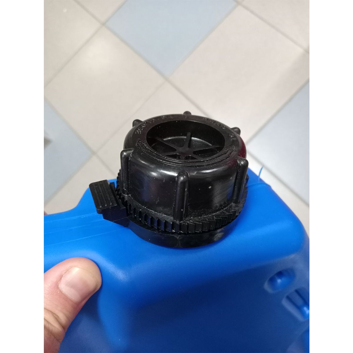 735996_3
