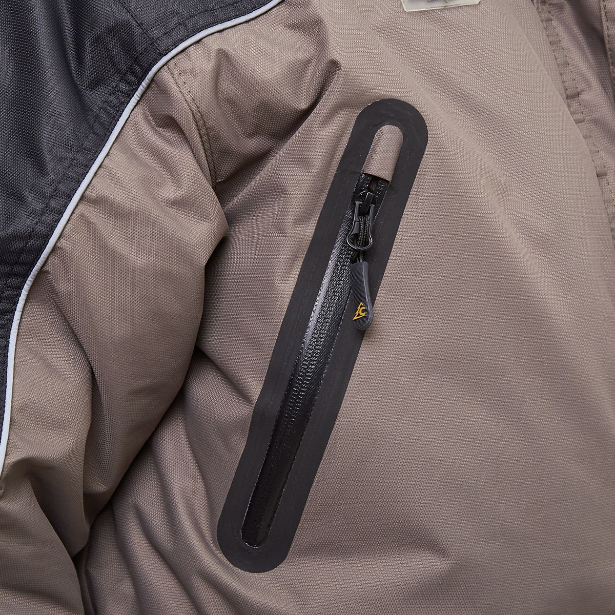 Детальная фотография — Костюм зимний Canadian Camper Denwer Pro р.L(48-50) рост 180-188 черный, коричневый (до -35°С)