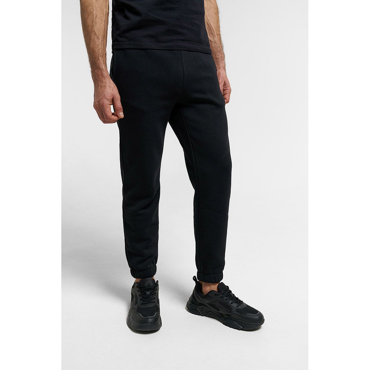 Детальная фотография — Брюки Finntrail Logo Black 1401 р.M черные