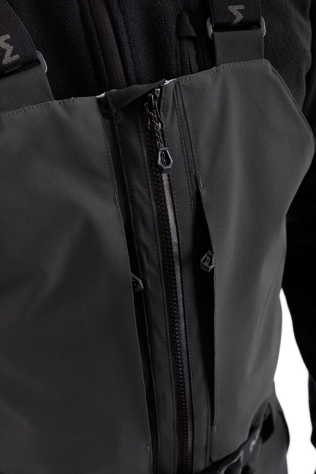 577595_15